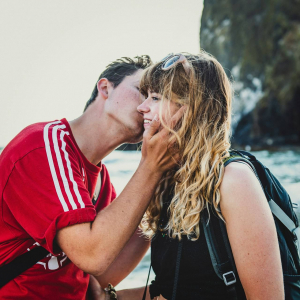 Названы неочевидные способы улучшить отношения с партнером