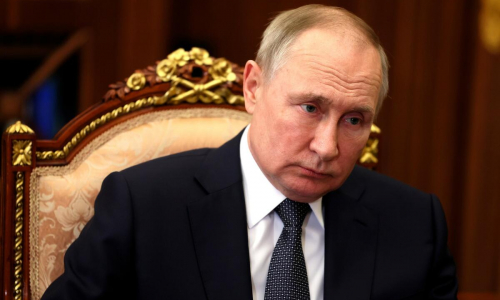 Путин подписал указ: бюджетникам сообщили об увеличении зарплаты